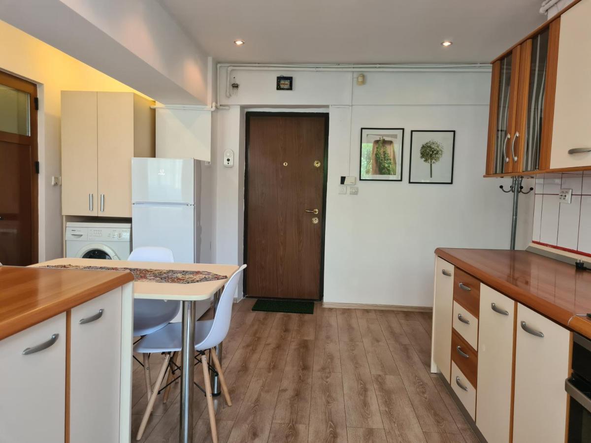 Apartament Anna Targoviste Buitenkant foto